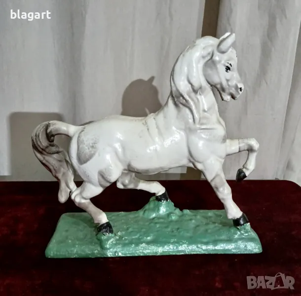 фигура Кон-"Буцефал"-чугун,, снимка 1