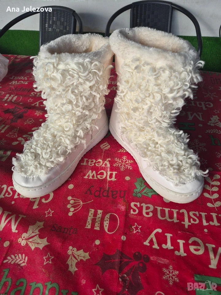 Бели ботуши, снимка 1