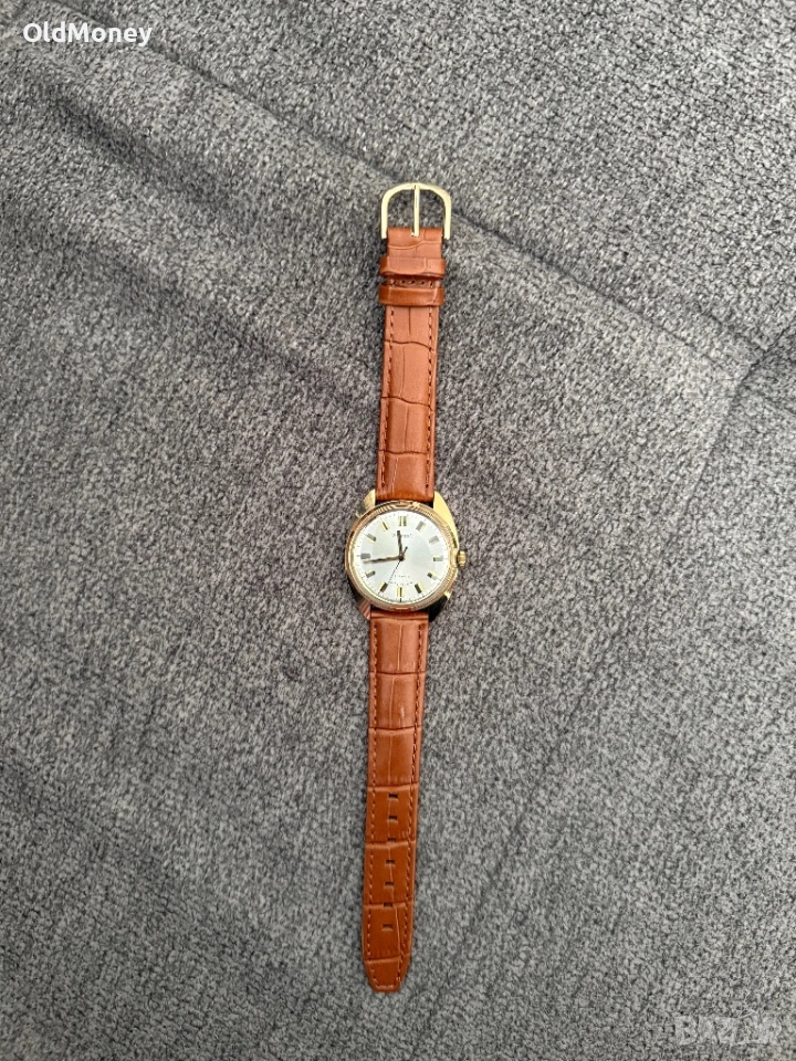 Съветски позлатен часовник Wostok Восток, снимка 1