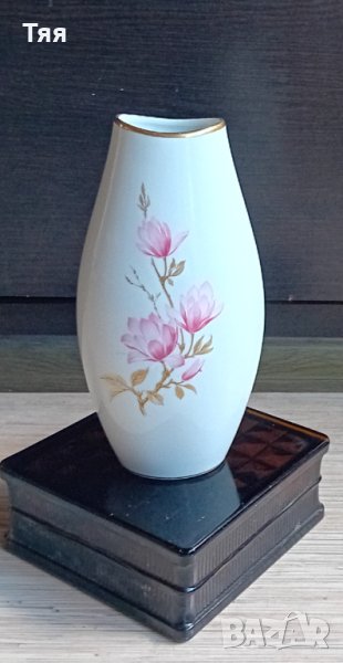 Порцеланова ваза , снимка 1