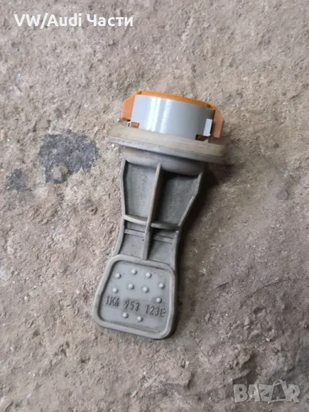 Фасунга мигач мигачи фар за Голф 5 Туран Пасат VW Golf 5 Passat Touran 1K6953123E , снимка 1