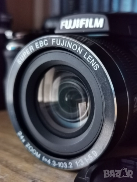 Fujifilm Finepix S4200 (х25 оптично увеличение, като нов), снимка 1