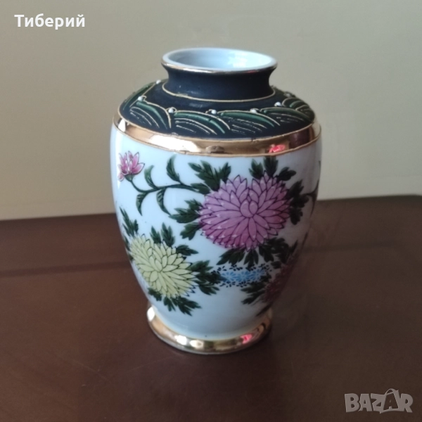 Порцеланова ваза, снимка 1