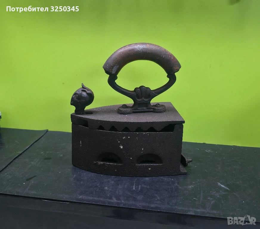 Стара ютия на жар , снимка 1