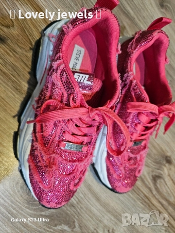 Уникални цикламени маратонки на Steve Madden , снимка 8 - Маратонки - 52314791