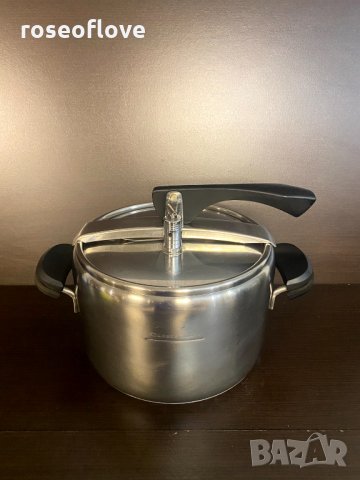 LAGOSTINA ITALY / Италия качествена тенджера под налягане 6 литра, снимка 13 - Съдове за готвене - 31451694