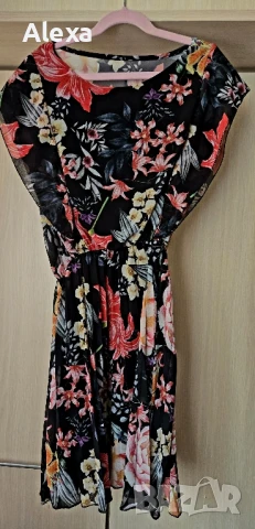 Дамска рокля на цветя, снимка 2 - Рокли - 50816401