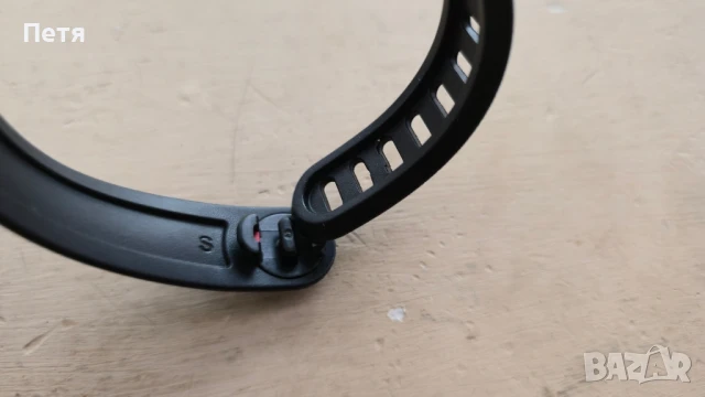 Фитнес гривна Garmin Vivofit 2 , снимка 11 - Фитнес уреди - 51106402