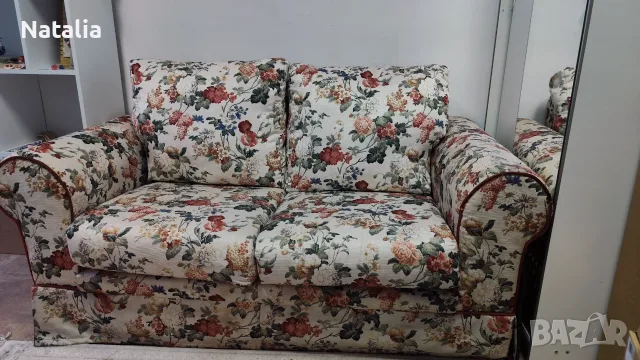 Много мек и уютен диван, създаващ настроение! 