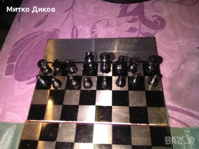 Магнитен шах от соца рядък сгъваем в кожено калъвче от соца 115х90мм нов, снимка 5 - Шах и табла - 50113550