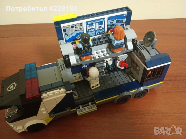 Lego city Police Mobile Crime Lab Truck, снимка 14 - Конструктори - 53297380