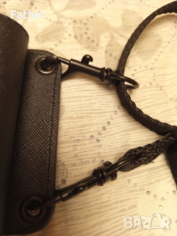 Чантичка за телефон - Bad Boy на Carolina Herrera, снимка 5 - Калъфи, кейсове - 53065976