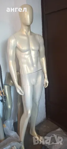 Манекени за дрехи