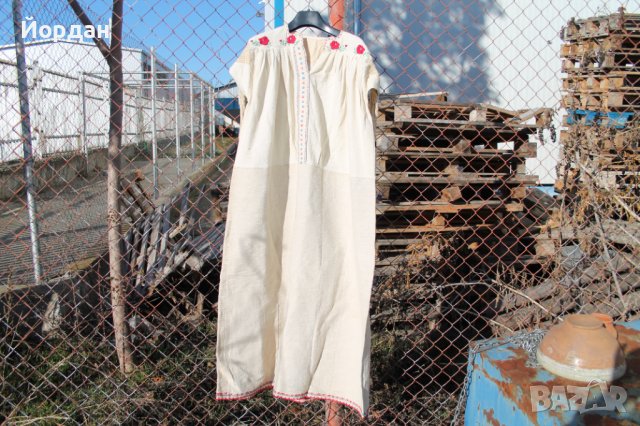 Дамска риза с бродерия