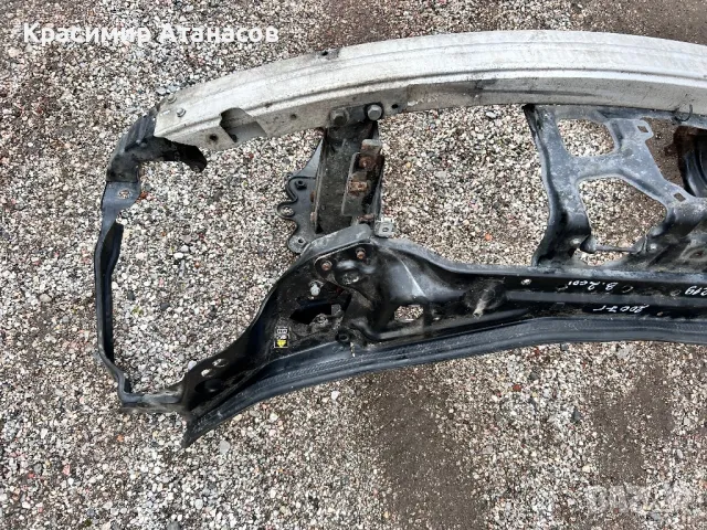 Маска очиларка основа предна броня за Мерцедес CLS. W219.седан.2007г, снимка 4 - Части - 49341275