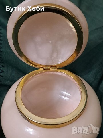 Италианска бижутерка от розов алабастър, снимка 5 - Антикварни и старинни предмети - 38442057