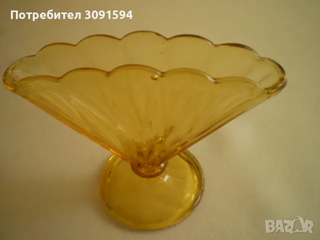 Ваза салфетник красива и трудна за намиране форма  цвят карамел