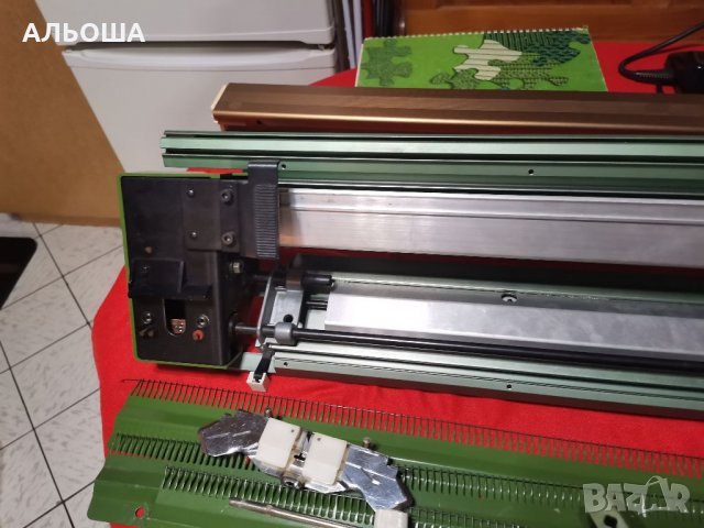 плетачна машина Superba-Singer с двойно легло моторно задвижване, снимка 9 - Други инструменти - 36807158