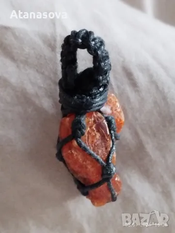 Продавам висулка от голям кехлибар, снимка 4 - Колиета, медальони, синджири - 48558761