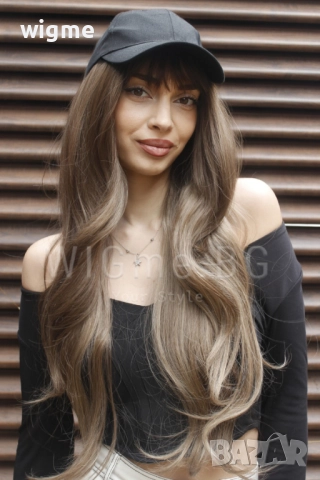 Дълга чуплива тъмноруса перука на светлоруси кичури с бретон Мирея, снимка 3 - Аксесоари за коса - 50069566