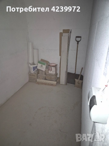 Дава се по наем малък склад 4.5 кв