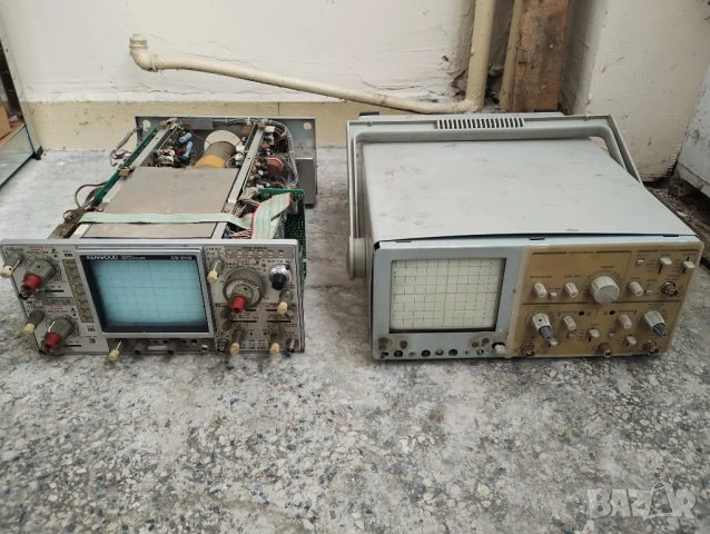 Разчистване 2 броя осцилоскопи за части