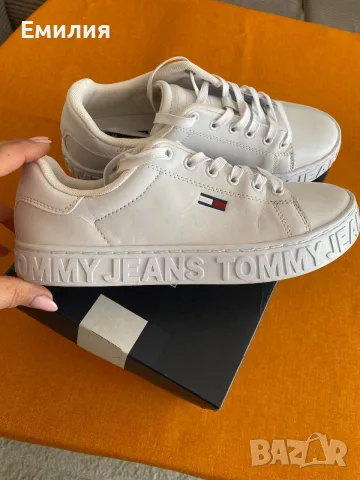 Оригинални кецове от естествена кожа Tommy jeans, снимка 4 - Кецове - 56176019