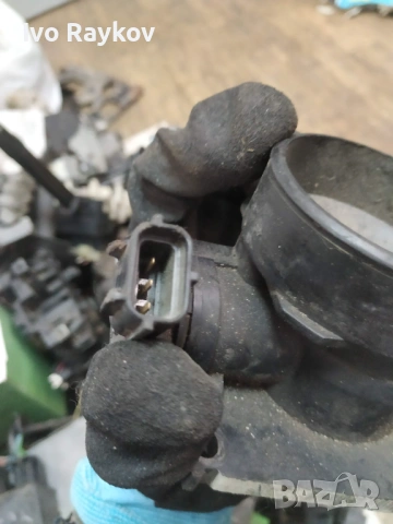 Дроселова клапа за Форд фокус 1.6 16V XS4U-9E927 , YS6U-BE 010622G2 , снимка 8 - Части - 53905783