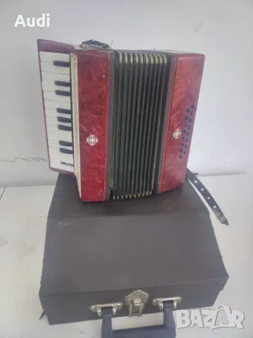 Детски акордеон 16 баса КРЬЗАЧОК със етикет произведен в СССР , снимка 3 - Акордеони - 50389162