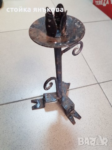 Продавам старинен свещник от ковано желязо, снимка 3 - Декорация за дома - 37351716