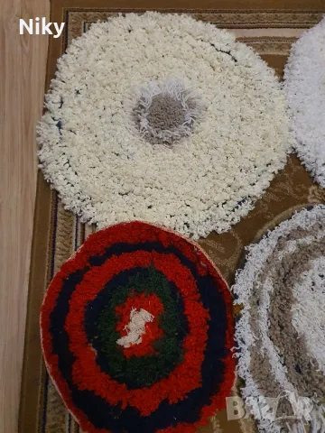 Ръчно плетени столовки , снимка 9 - Декорация за дома - 48823818