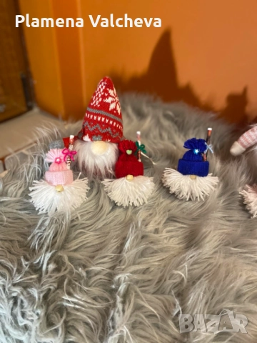 Весели и щури Коледни гномчета с Коледни късмети, снимка 3 - Декорация за дома - 52296360