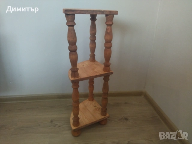 Ъглова етажерка със струговани орнаменти !!!, снимка 5 - Етажерки - 53341167