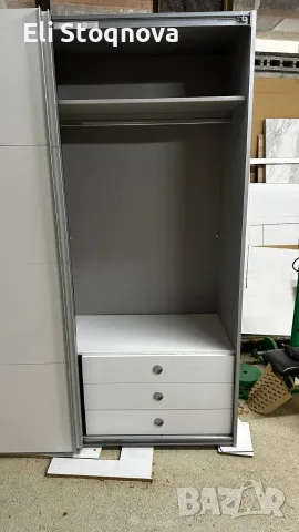 Двукрилен гардероб, снимка 2 - Гардероби - 56227692