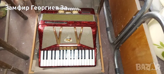 Стар оригинален акордеон 