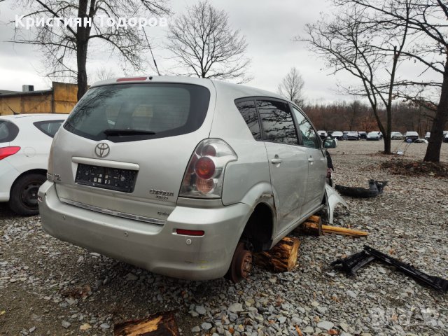 Тойота корола версо на части 2.2 136кс, снимка 2 - Части - 39275931