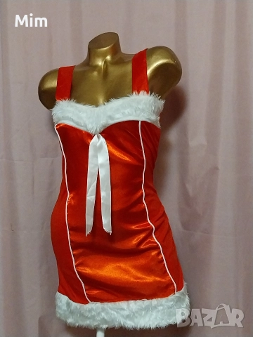 S/M Червена сатенена рокля с бели пухчета за Коледа , снимка 2 - Рокли - 52634545