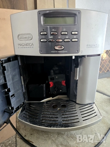 Кафеавтомат DeLonghi Magnifica Камефамшина, снимка 2 - Кафемашини - 54295697