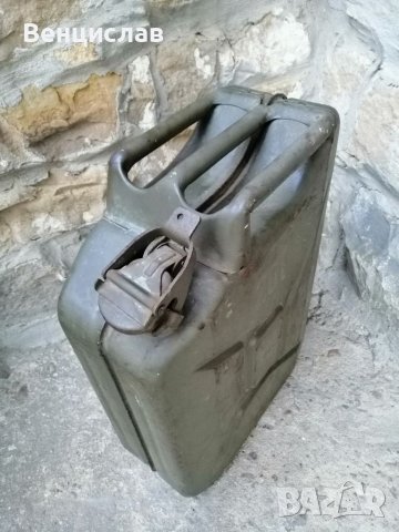 Стара Соц Метална Туба За Гориво / 20 Литра / 1986 г. , снимка 2 - Антикварни и старинни предмети - 38429184