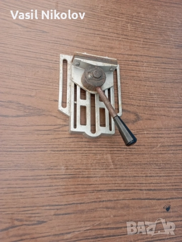 Менгеме за стойка за бормашина 