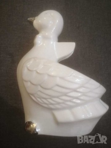 Порцеланова градинска кашпа. 