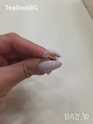 Златен пръстен с диамант