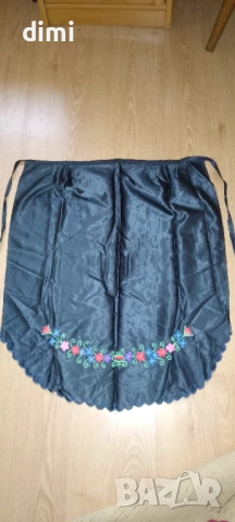 Автентични Сатенени Бродирани Престилки , снимка 4 - Антикварни и старинни предмети - 52196957