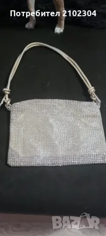Златиста чантичка, снимка 3 - Чанти - 47969555