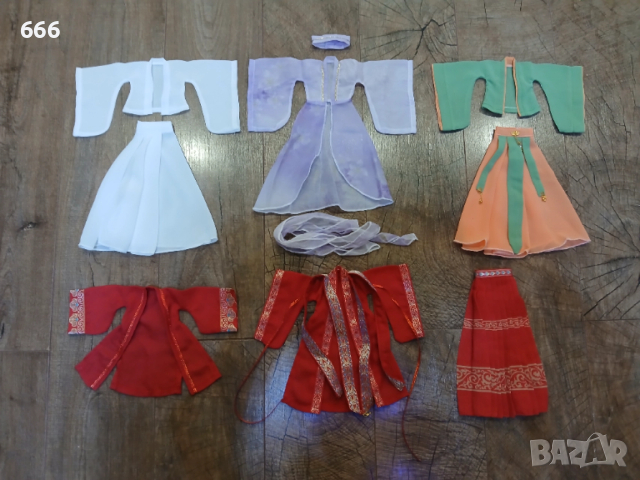 Дрешки за кукли , фигурки, плюшени играчки и др.