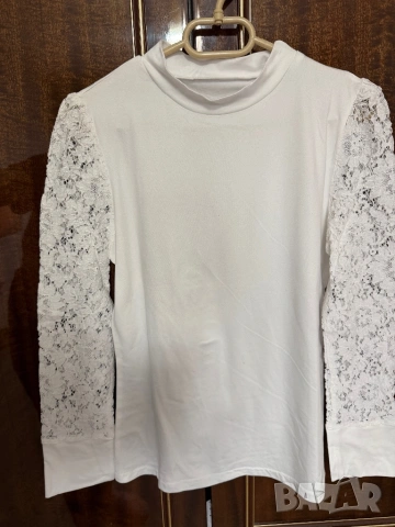 Дамска блуза с дантелени ръкави