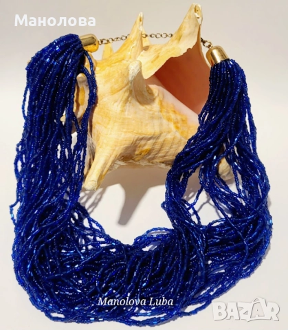 Винтидж ръчно изработено колие с множество нишки кобалтово сини стъклени мъниста.