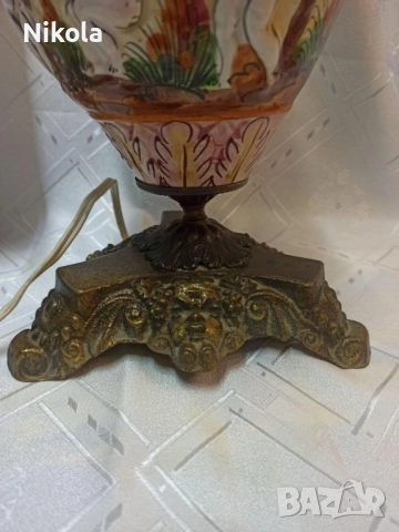 Антикварна висока настолна лампа Capodimonte -бронзова основа с орнаменти и порцелан, снимка 3 - Антикварни и старинни предмети - 52011738