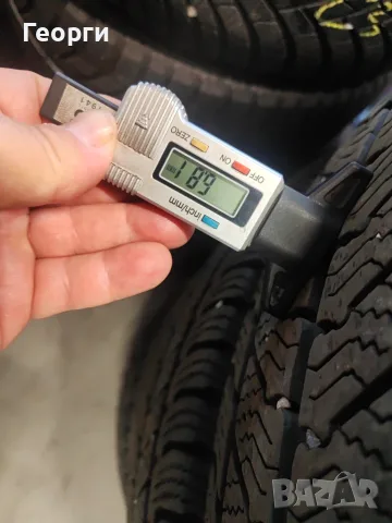 4бр.зимни гуми 225/75/16C Semperit