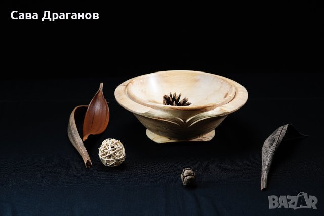 Стругована  купа  с дърворезба